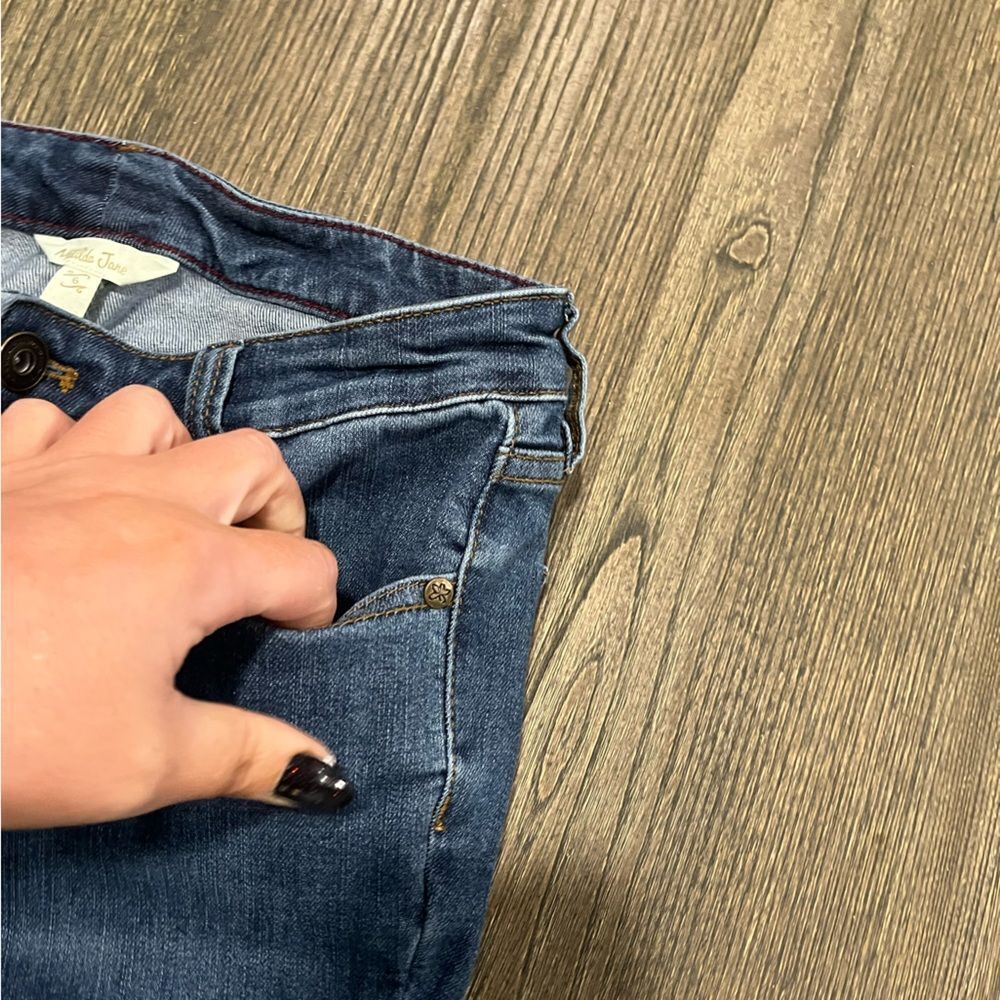 Matilda Jane Skinny Jeans Mid Rise Fading Whiskering Ankle Dark Wash Size 6 - Picture 3 of 10